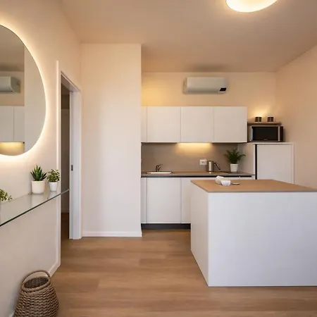 Modern Sunhouse Lignano 公寓
